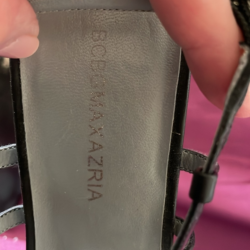 BCBG HEEL - Picture 4 of 5